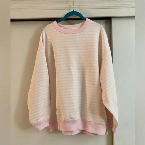 Aerie Tres Chic Sweatshirt - Picture 1 of 3